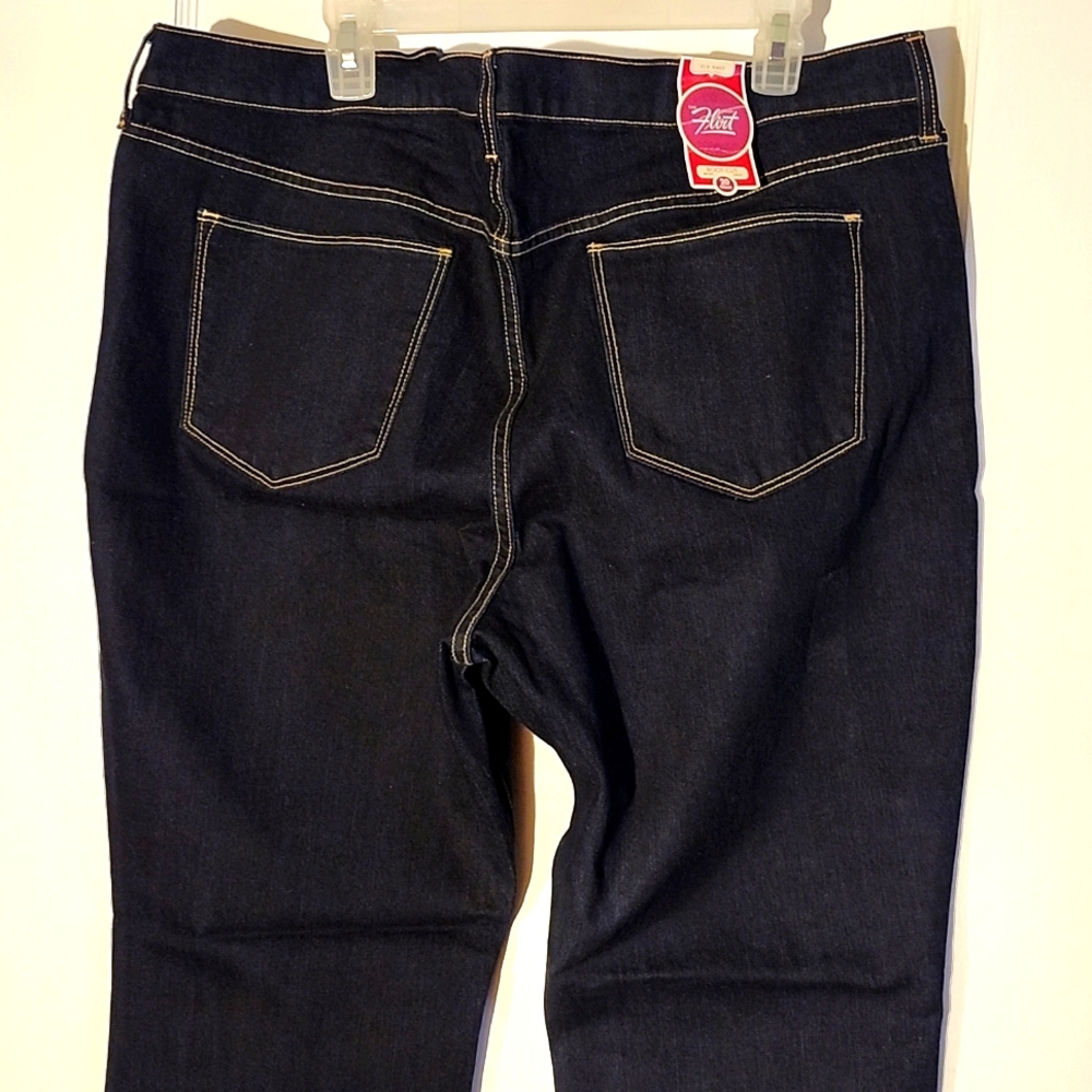 NWT Old Navy Flirt Jeans sz 20